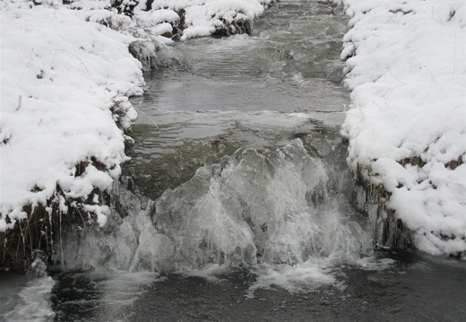 Sunday - frozen stream on way up Stob Corie Sgriodain