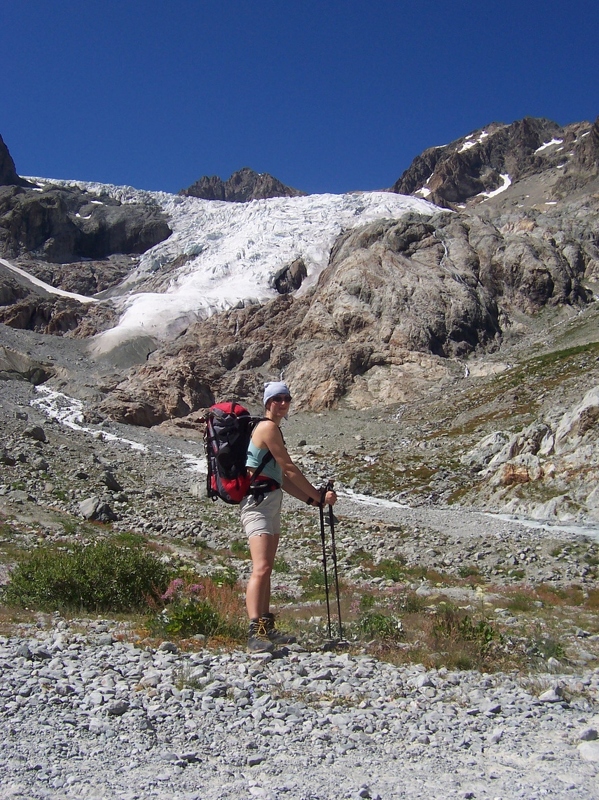 Des Agneaux -  Heading up to hut with Glacier Blanc behind.JPG