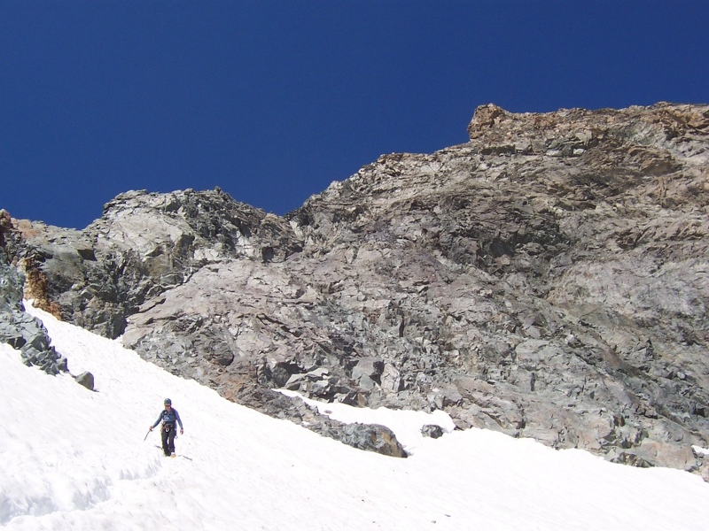 Des Agneaux - Heading down from Col Tuckett with summit ridge in background.JPG