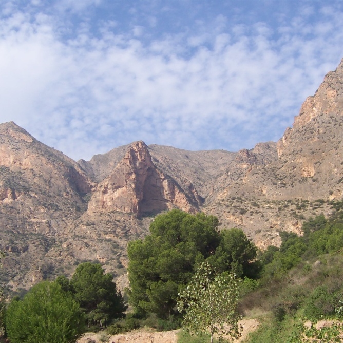Orihuela - View of the crags