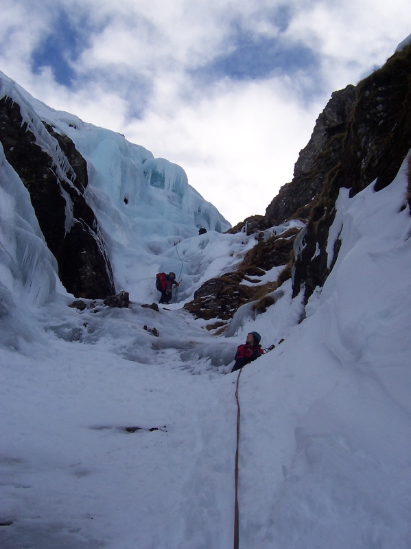 Lovely ice formations higher up West Gully.JPG