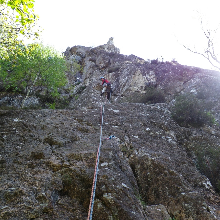 Jeanie leading off on Troutdale Pinnacle Superdirect