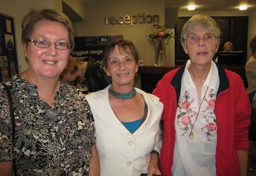 C Murray - Anne Lockhead, Alison Lindsay & Liz Paterson OMC 60th Dinner Sept 2010 118