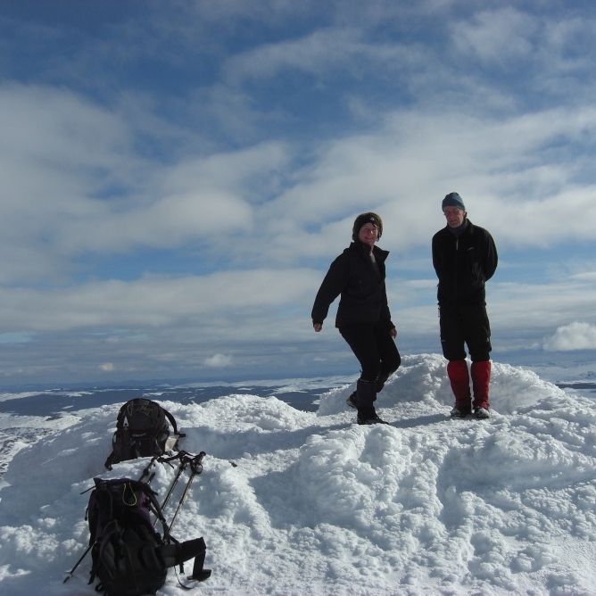 Munro 059 Schiehallion (1083m) [060310] Mhairi and Ian.JPG