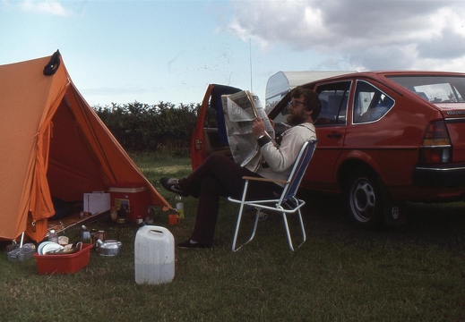 Jim Shanks-Geordie relaxes at St. Buryan 1984