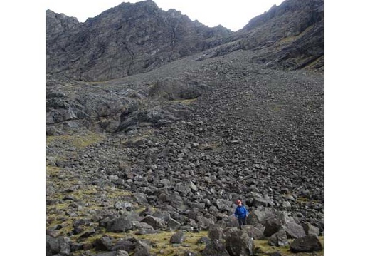 Descent to Coire an Tairneilear