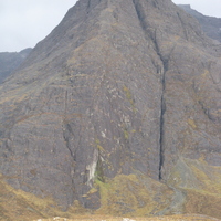 Sgurr an Fheadain. Edgeway runs between the white blaze and the forked gully