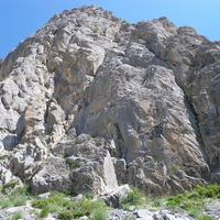 A view up to the crag at Chemin du Roy