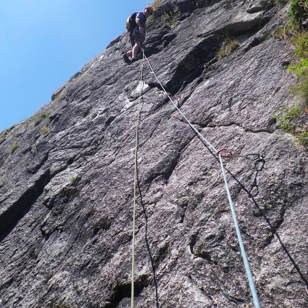 Lovely traversing slab on 5th pitch of Serfouette Express