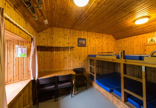 The 'Auld Kitchen' dorm (10 folks, alpine bunks)