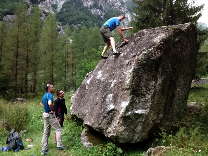 Val di Mello bouldering.jpg