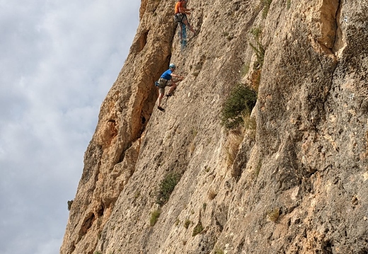 A hanging belay on Prats at Marin
