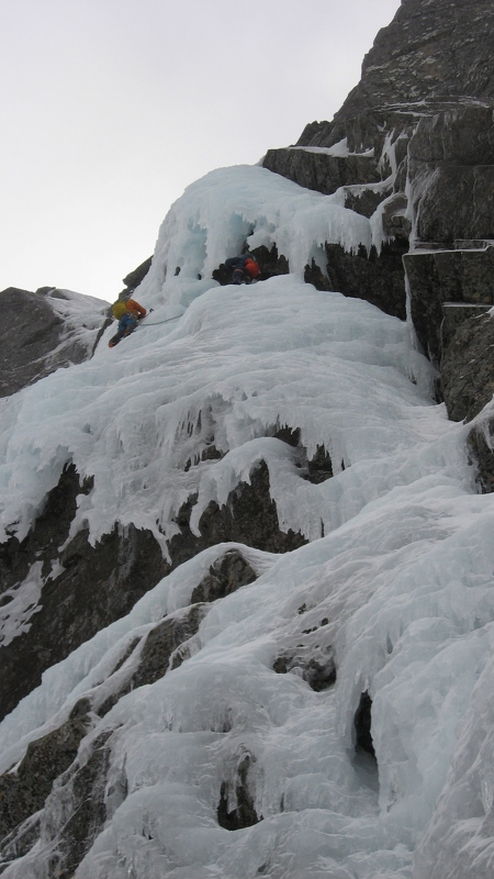 Thursday before - Robin Clothier & partner on 1st pitch Smiths Route.JPG