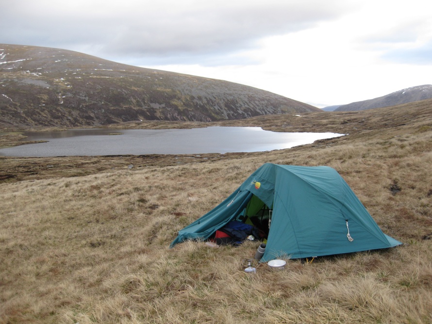 Camping at Loch nan Stuirteag, Cairngorms