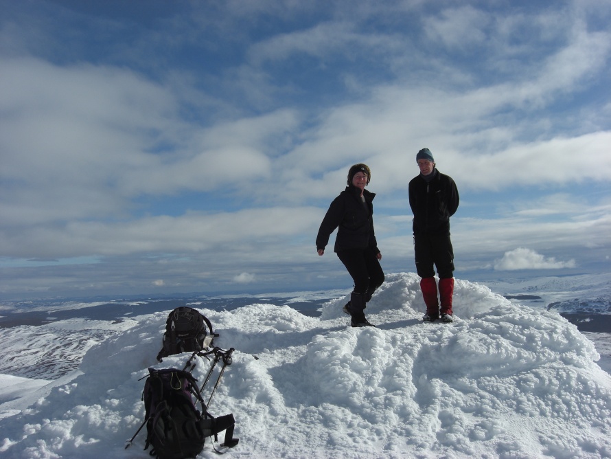 Munro 059 Schiehallion (1083m) [060310] Mhairi and Ian.JPG
