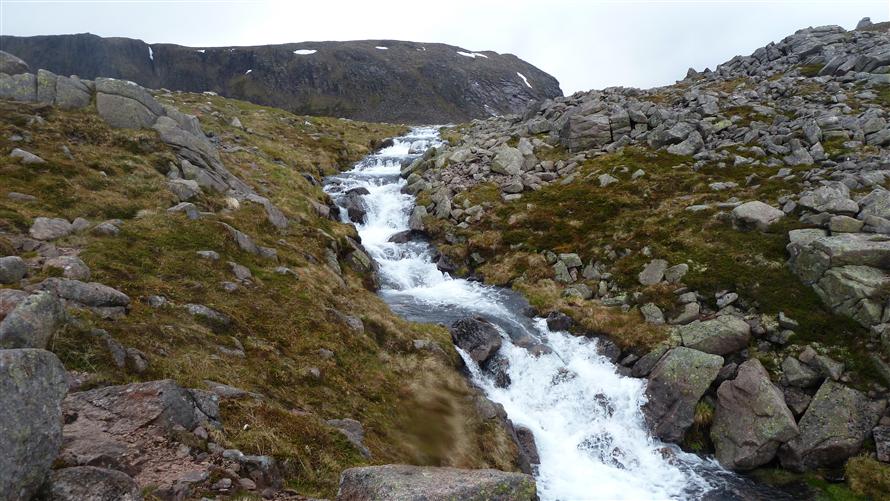 Outflow from Loch Etchachan