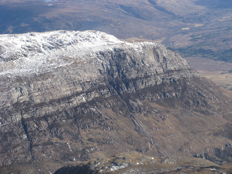 The Bonnaid Dhonn from the walk-in to Slioch